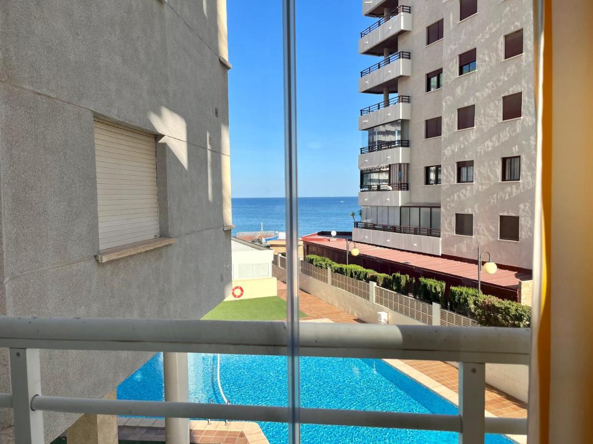 Apartment On The Beach With Parking And Pool Кальпе Екстер'єр фото